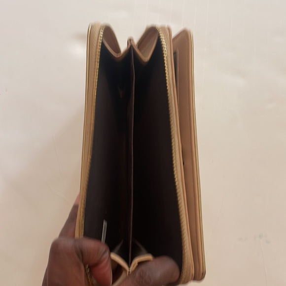 Nice Gold Wallet - Picture 5 of 8